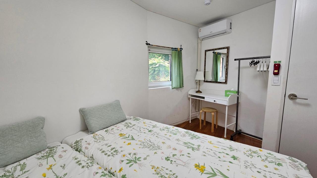 Guesthouse The Kims Сеул Экстерьер фото